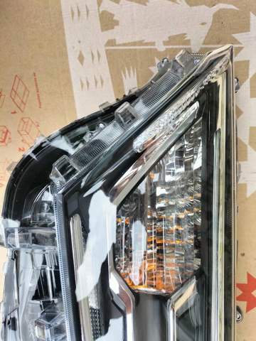 811500R160 TOYOTA Фара левая купить в Черновцы