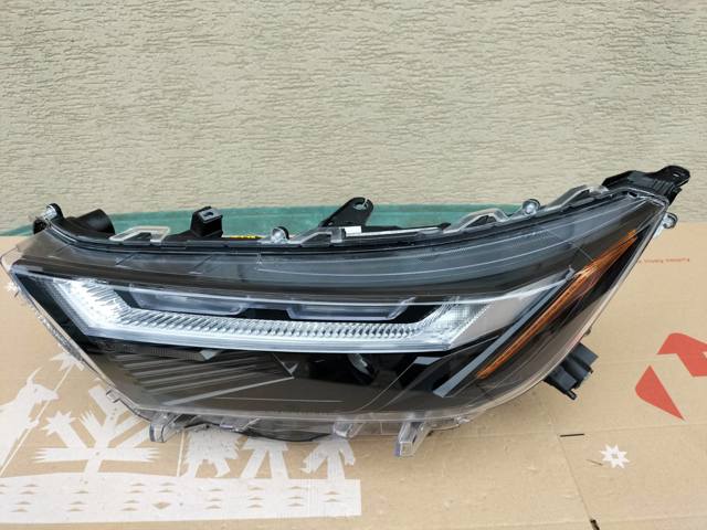 811500R360 Фара левая купить Львов