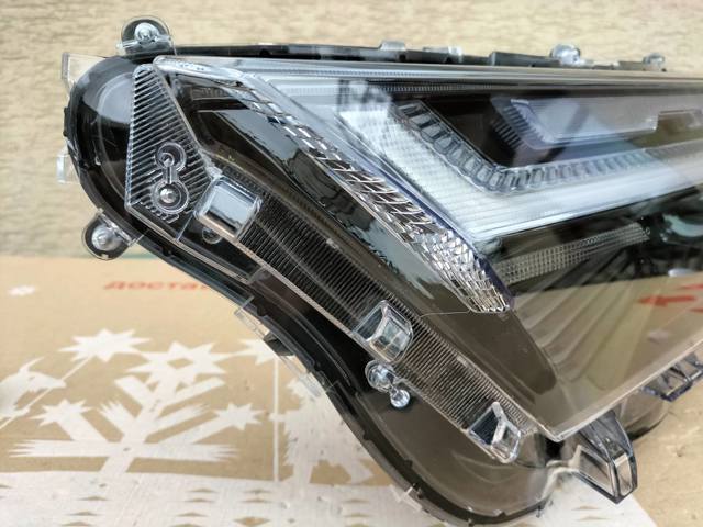 811500R360 TOYOTA Левая фара купить в Запорожье