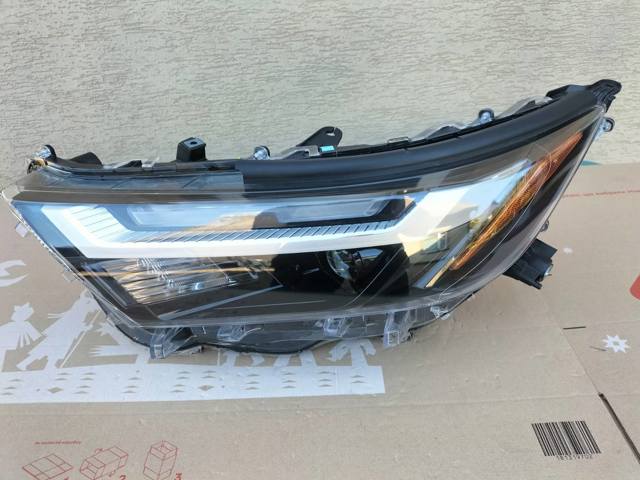 Фара дальнего света в сборе 811500R440 TOYOTA