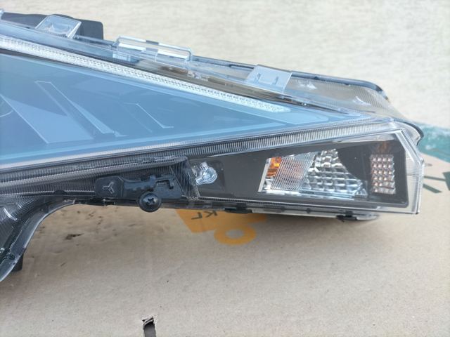 92102AB000 HYUNDAI Правая фара купить в Украина