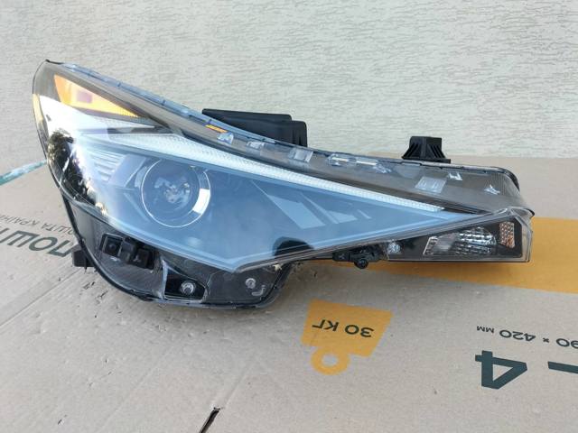 Фара комбинированная, передняя 92102AB000 HYUNDAI