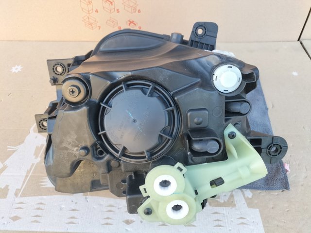 HYUNDAI 92102CW150 Правая фара в наличии Ирпень
