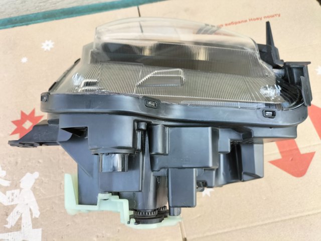 HYUNDAI 92102N9150 Фара правая в наличии Днепр
