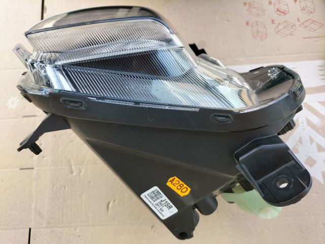 92102N9150 HYUNDAI Правая фара купить в Ужгород