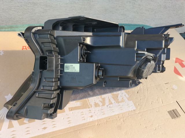 92102P4000 Фара правая купить Одесса