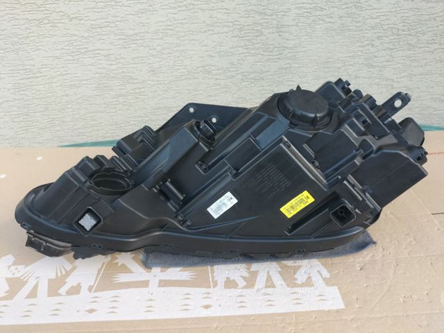92102P4000 HYUNDAI Правая фара купить в Черкассы