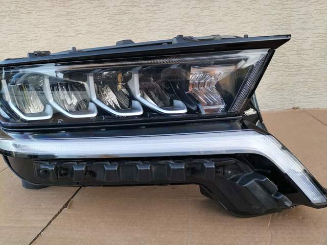 HYUNDAI 92102R5020 Правая фара в наличии Украина
