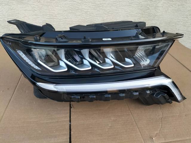 Основная фара - вставка 92102R5020 HYUNDAI