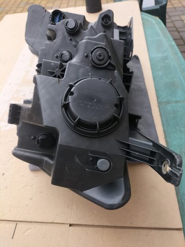 92102R5110 HYUNDAI Фара правая купить в Львов