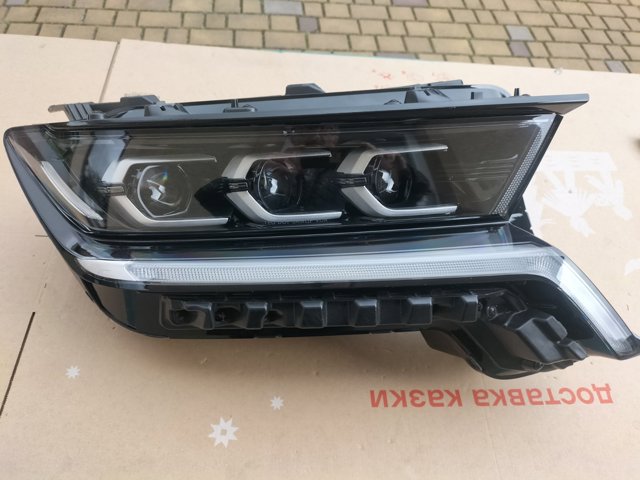 Фара основная правая 92102R5110 HYUNDAI