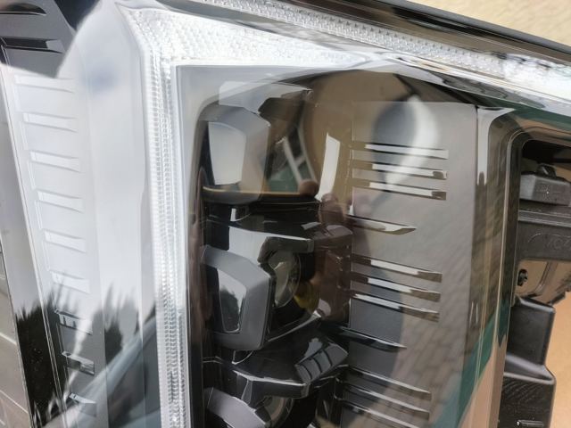 92102R5600 HYUNDAI Правая фара купить в Полтава