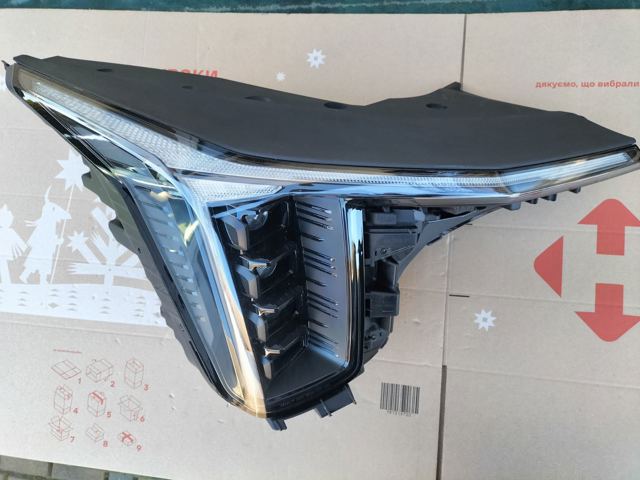 92102R5600 Фара правая купить Киев