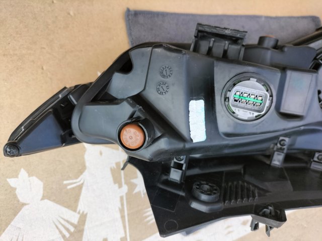 HYUNDAI 92208CW200 в наличии Черновцы