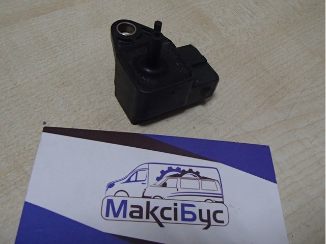Датчик давления топлива 0061533328 MERCEDES