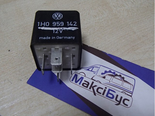 Переднее стекло Фольксваген Пассат B3, B4