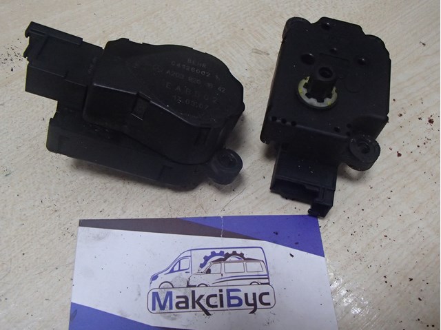 Моторчик заслонки печки 2038201642 MERCEDES