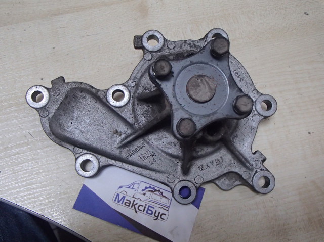 Водяной насос 21010AD226 NISSAN