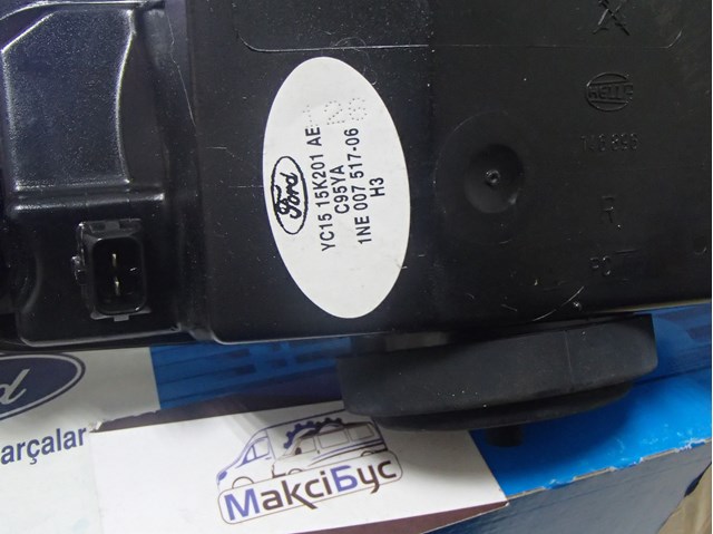 FORD 4395813 Фара противотуманная правая в наличии Львов