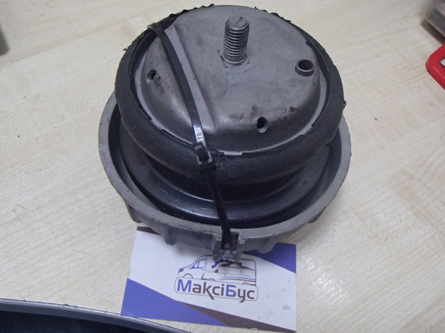 Подушка двигателя передняя 6392410413 MERCEDES