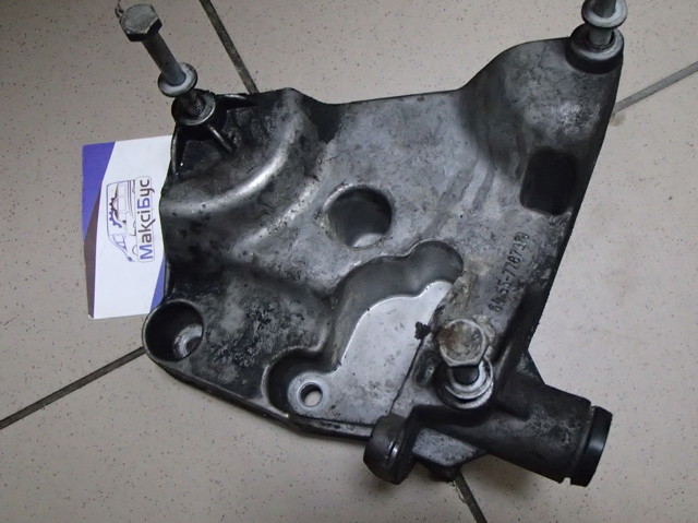 Кронштейн компрессора кондиционера 64557787319 BMW