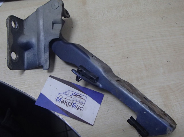 Правая петля капота  791203E000 HYUNDAI