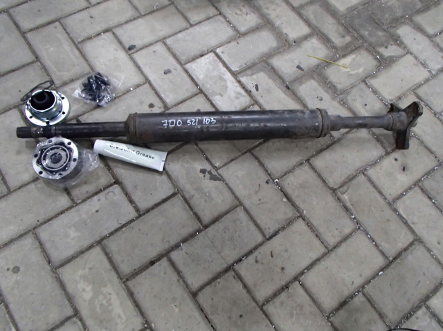 Вал карданный передний 7D0521103 VAG