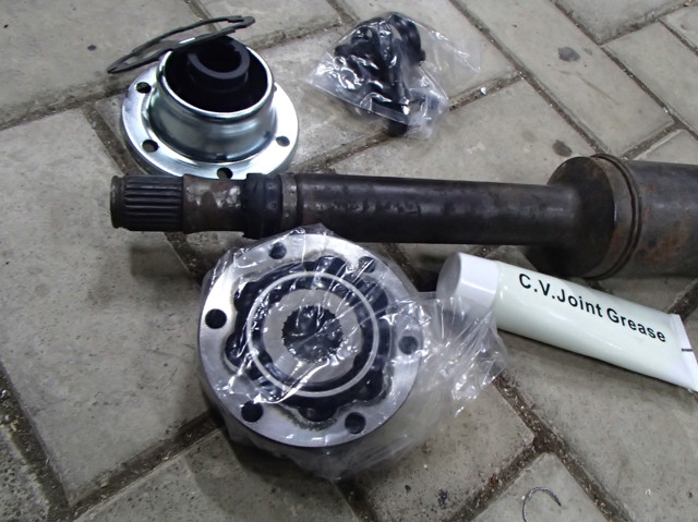 7D0521103 VAG Кардан передний купить в Ровно