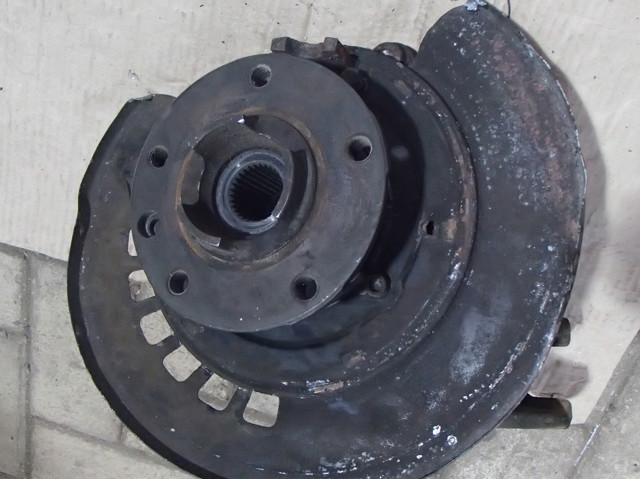 Цапфа правая 7L8505436 VAG