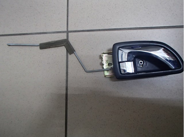 Ручка двери передней внутренняя правая 826203E011 HYUNDAI