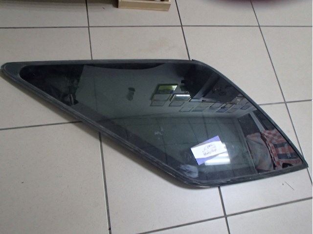 Стекло кузова/багажного отсека, левое 878103E000 HYUNDAI