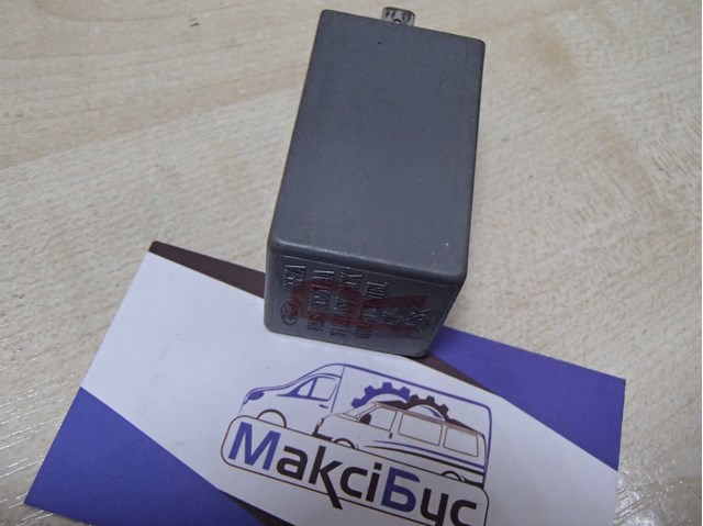 Обогрев стекла окна задка 88AG18C641AA FORD