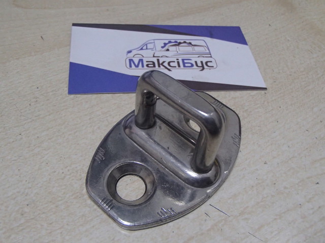 Петля-зацеп (ответная часть) замка двери задней 8Z0837033A VAG
