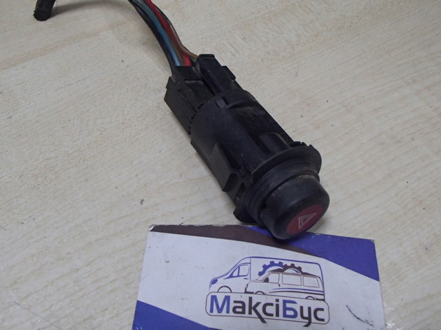 Кнопка аварийной сигнализации 90181853 OPEL