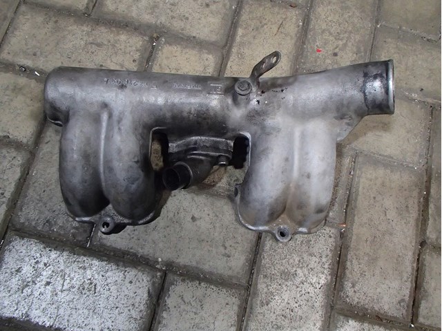 Впускной коллектор 90296933 OPEL