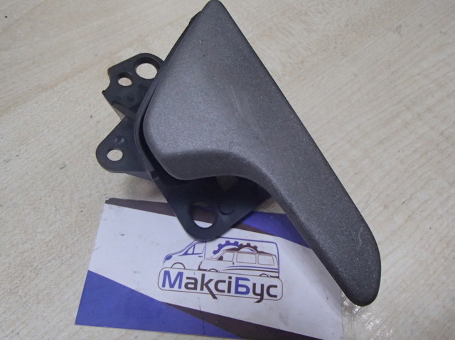 Внутренняя дверная ручка 9067600261 MERCEDES