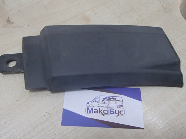 Молдинг бампера заднего, правый 9068802771 MERCEDES