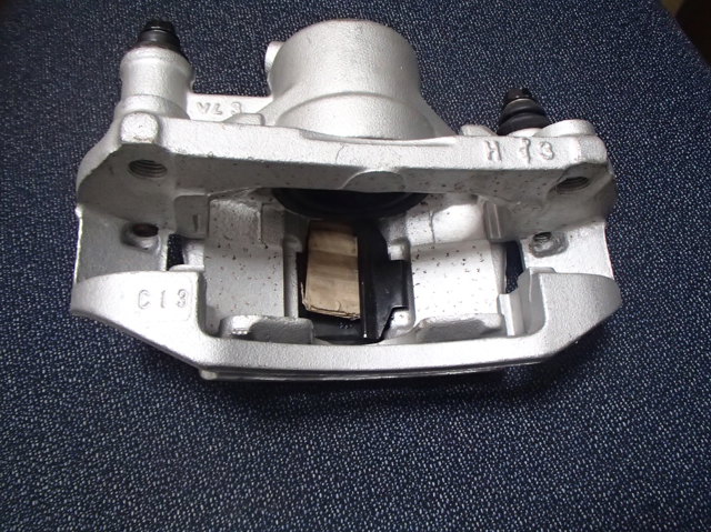 Суппорт тормозной, передний, левый A0014206383 MERCEDES