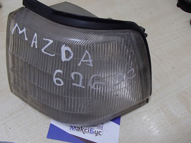 Габарит передний правый GB9089662A MAZDA