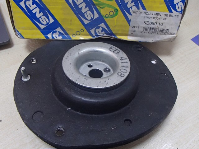 Опора переднего левого амортизатора  KB65910 SNR