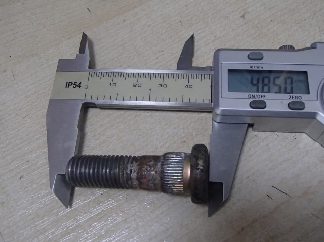 Шпилька колесная, задняя MB393409 MITSUBISHI