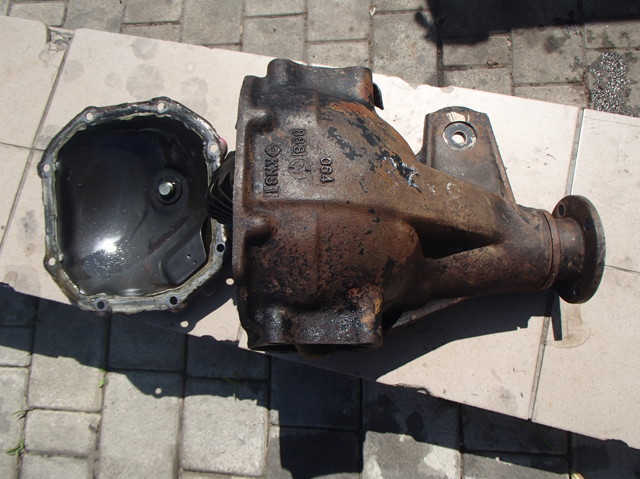 MB598136 MITSUBISHI Передний редуктор купить в Чернигов
