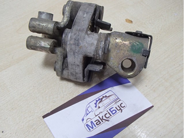 Вал рулевой колонки YC153C662AD FORD