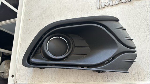 Заглушка противотуманки передней правой 263316043R RENAULT