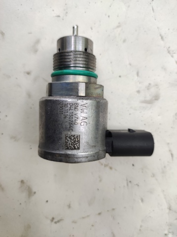 Регулятор давления топлива 04L130764C VAG
