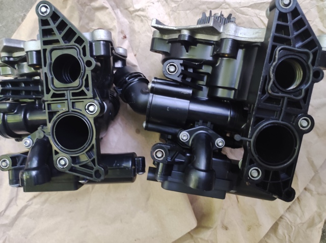 Водяной насос охлаждения, с корпусом 06L121111F VAG