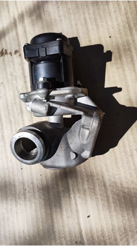 Клапан EGR системы рециркуляции отработавших газов Форд Фиеста Mk5