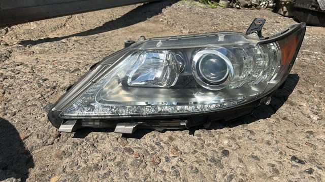 Фара левая 8118533B50 TOYOTA