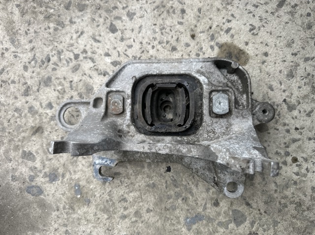 RENAULT 112221641R Кронштейн подушки (опоры) двигателя левой в наличии Сумы
