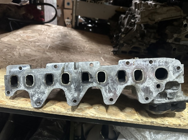 140030286R RENAULT Коллектор впускной купить в Житомир